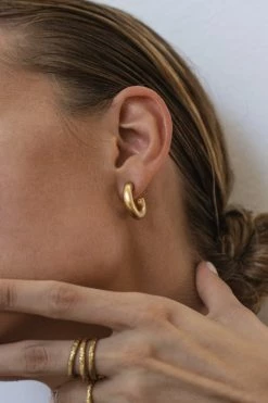 Wild Ivy NY Hoops (S) Gold