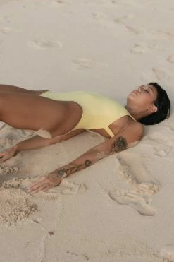 Indigo Luna Luce One Piece Lemon